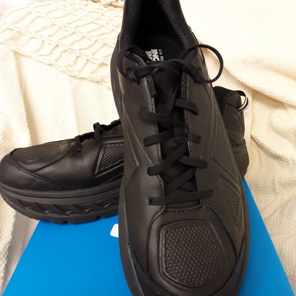 hoka one one bondi leather